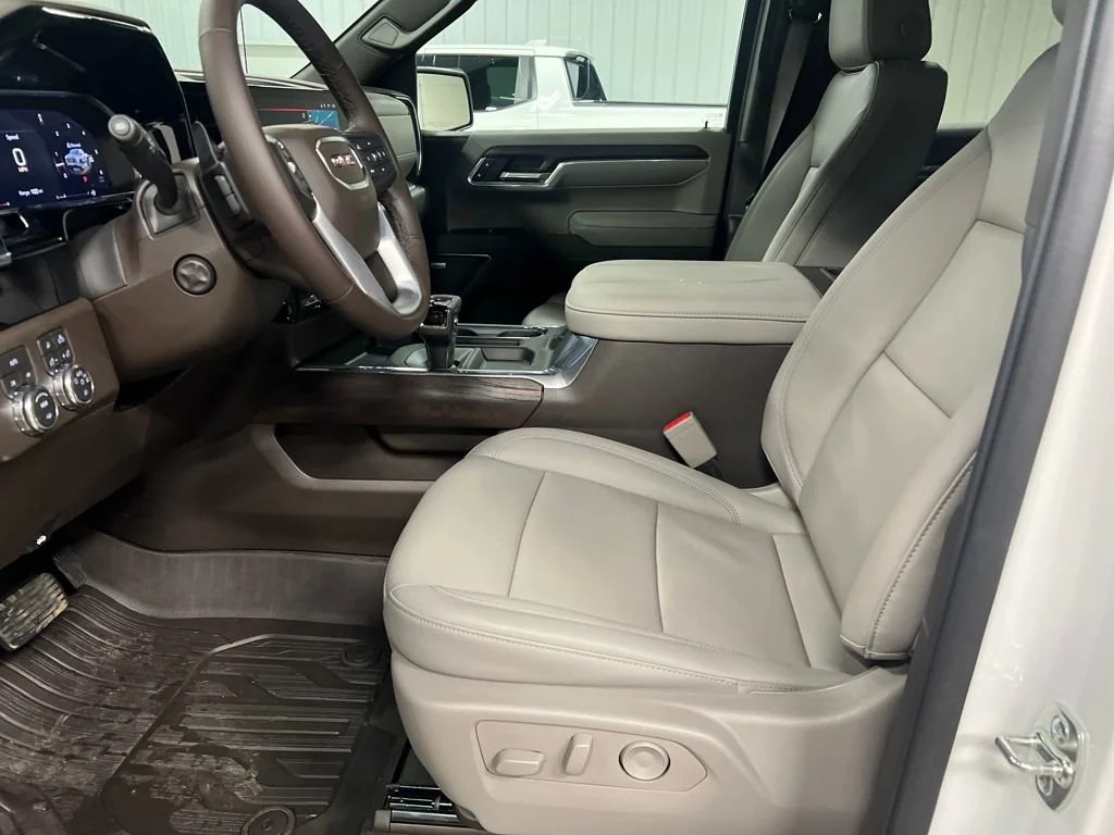 2026 GMC Sierra 1500 SLT - Photo 12