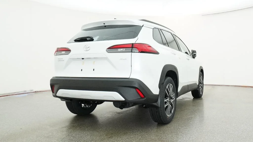 New 2026 Wind Chill Pearl Toyota XLE image 8