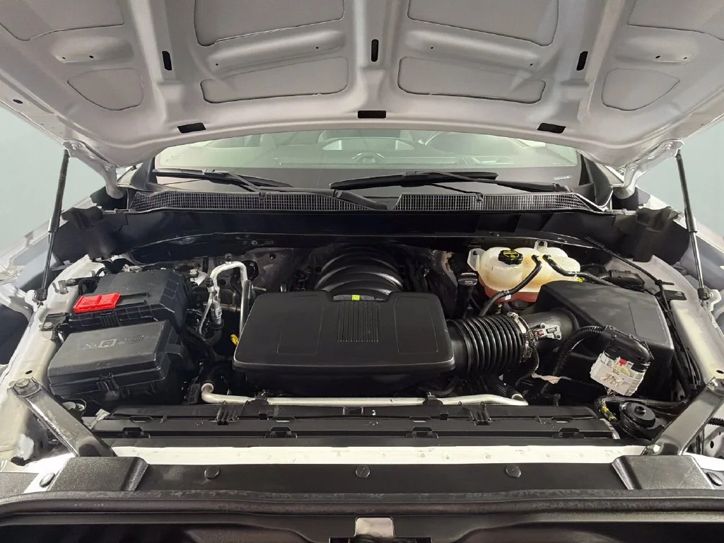 Used 2025 Summit White Chevrolet WT image 33