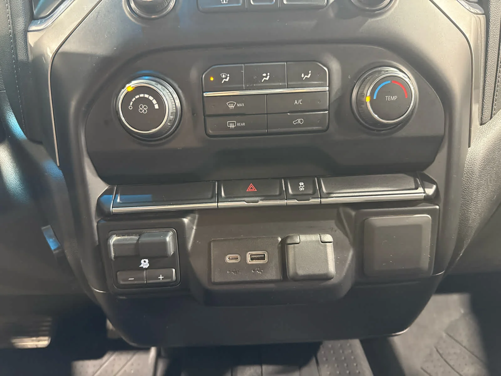 Used 2020 BLACK Chevrolet LT image 26