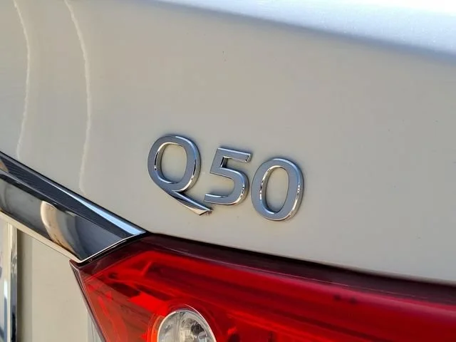 Used 2016  INFINITI 3.0t Premium image 25