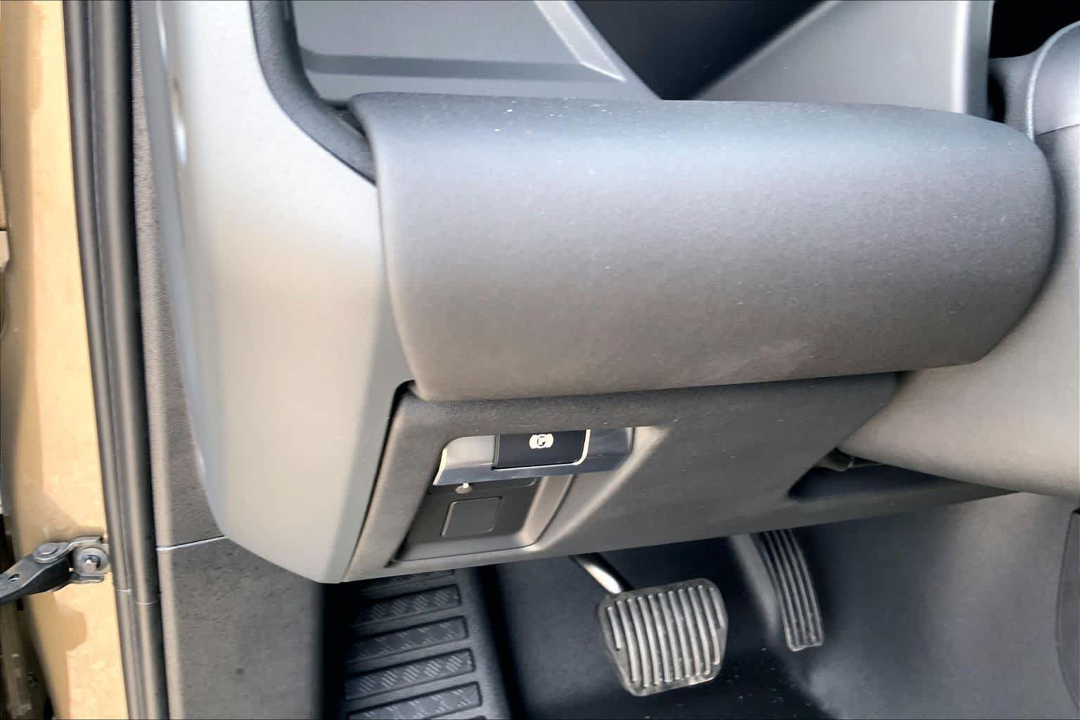 New 2026 Gondwana Stone Metallic Land Rover S image 18