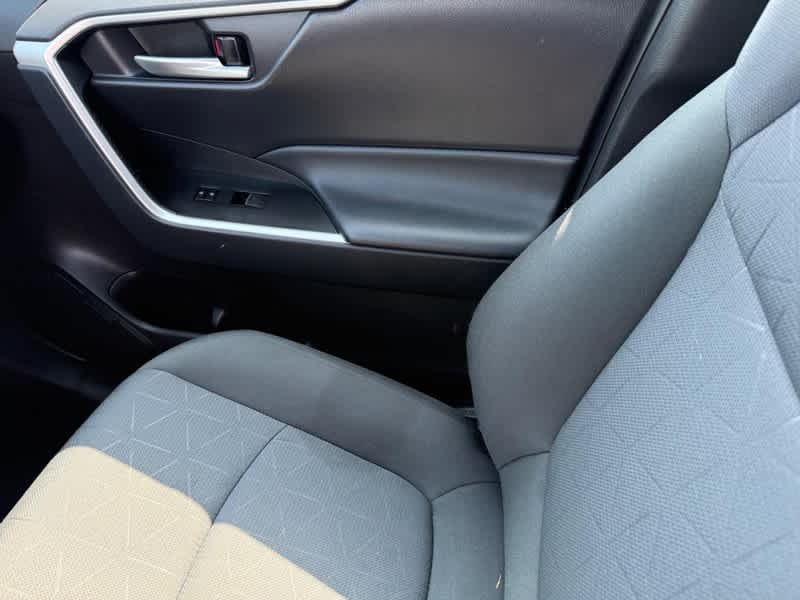 Used 2025 Silver Sky Metallic Toyota XLE image 20