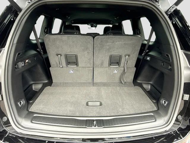 New 2026 Diamond Black Crystal Pearl-Coat Exterior Paint Jeep Laredo image 5