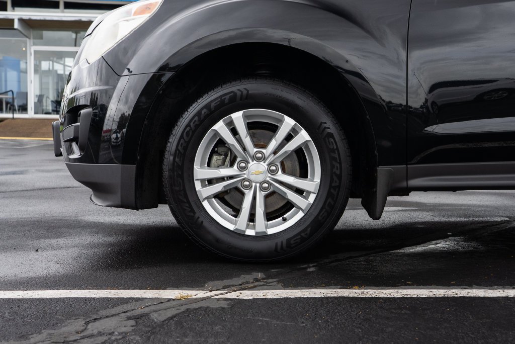 Used 2013 Black Chevrolet LS image 7