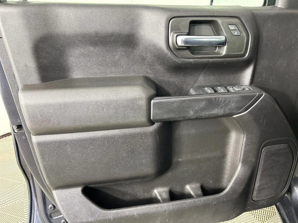 Used 2022 Gray Chevrolet Custom image 12