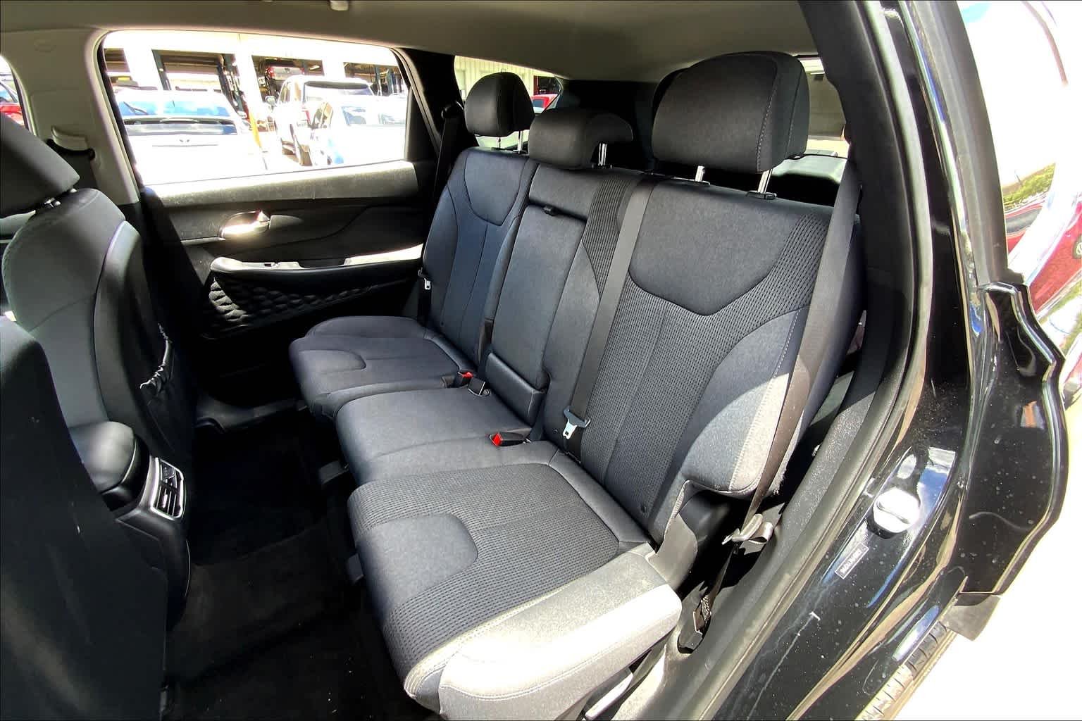 Used 2021 Twilight Black Hyundai SE image 19