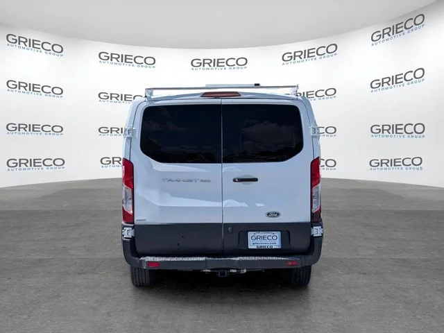Used 2018 Oxford White Ford Base image 3