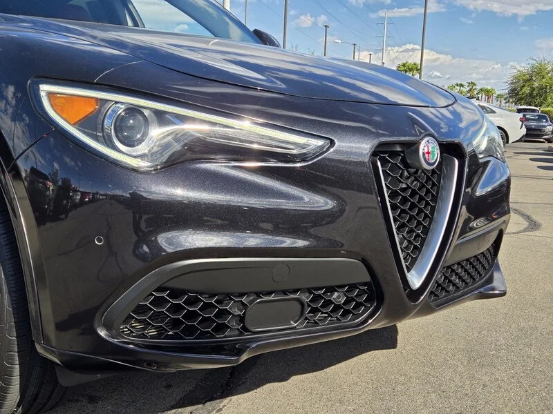 Used 2021 Black Metallic Alfa Romeo RWD image 8
