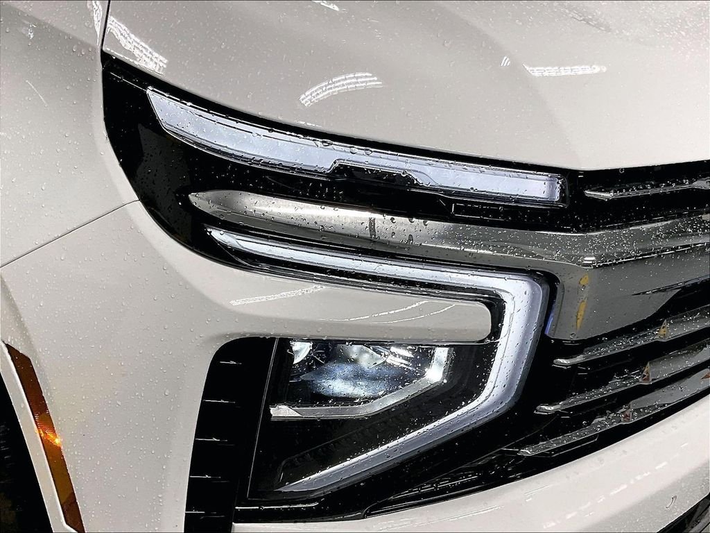 Used 2025 White Chevrolet LT image 34