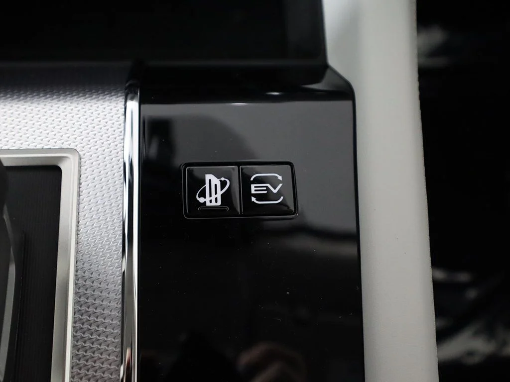 2025 Mitsubishi Outlander Plug-in Hybrid Platinum Edition - Photo 57