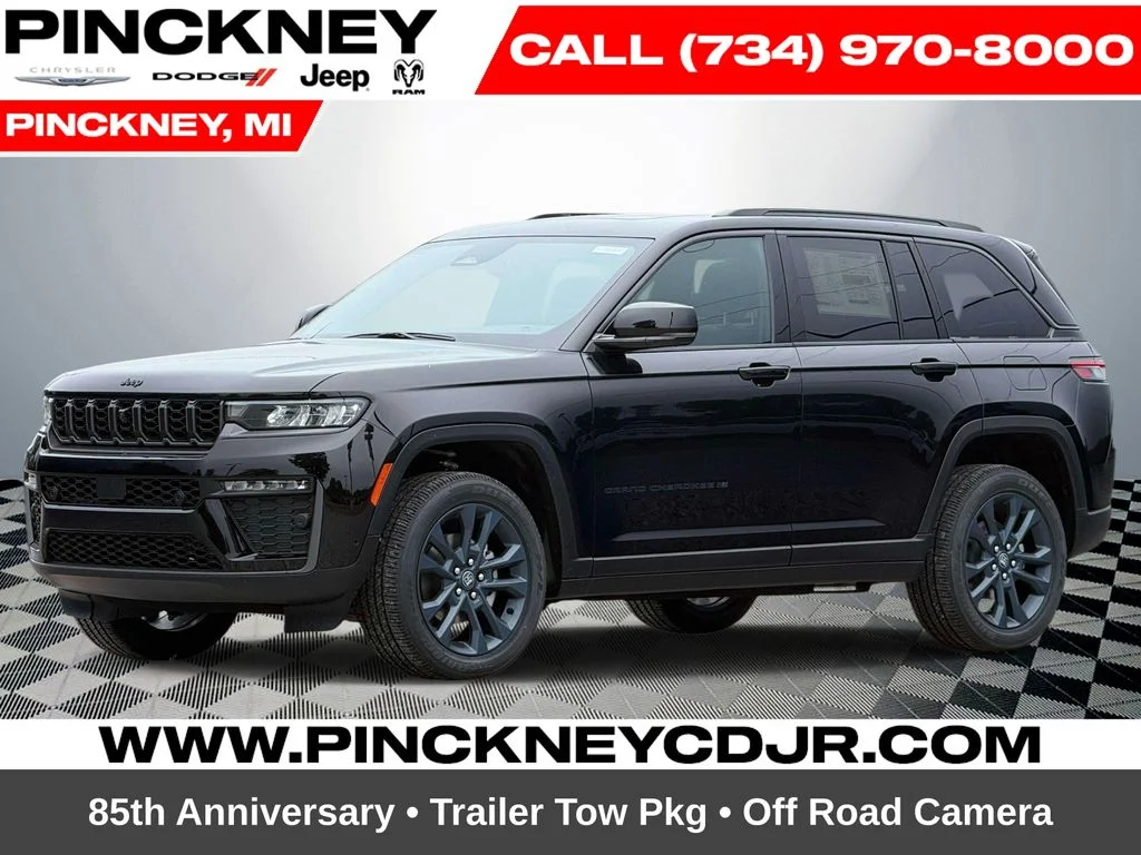 New 2026 Diamond Black Crystal Pearl-Coat Exterior Paint Jeep Limited image 1