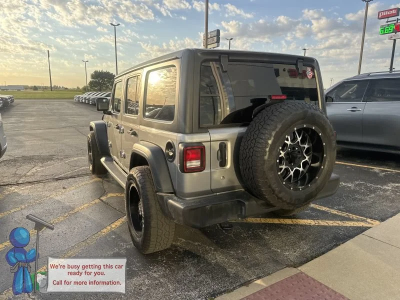 Used 2019 Billet Silver Metallic Clearcoat Jeep Sport image 3