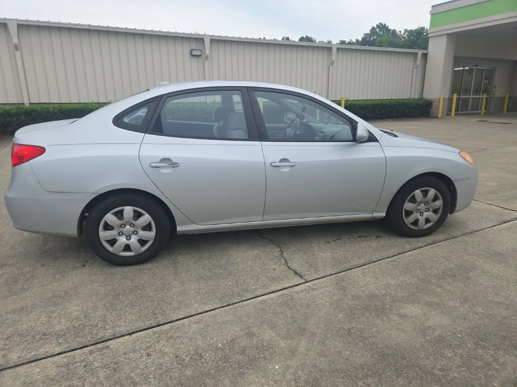 Used 2009 Silver Hyundai GLS image 9