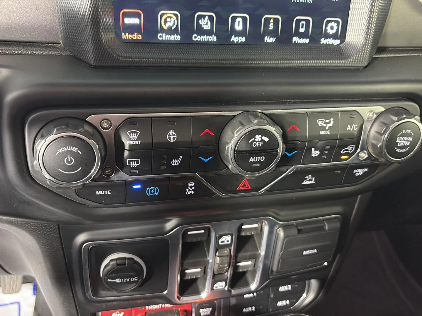 Used 2023 Sting-Gray Clearcoat Jeep Rubicon image 38