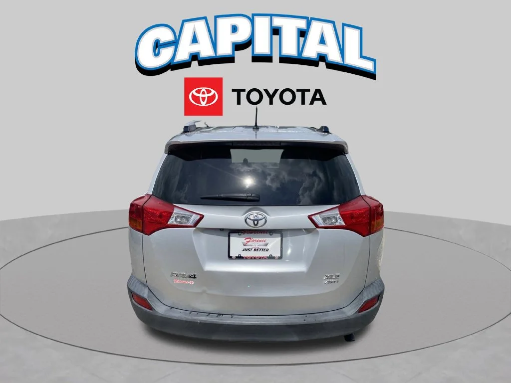Used 2013 Silver Toyota XLE image 12