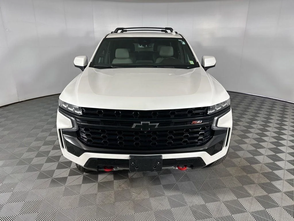 Used 2023 Pearl Chevrolet Z71 image 2