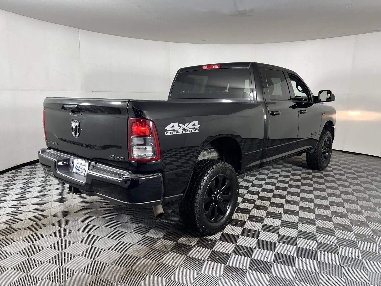 Used 2022 Diamond Black Crystal Pearlcoat Ram Big Horn image 9