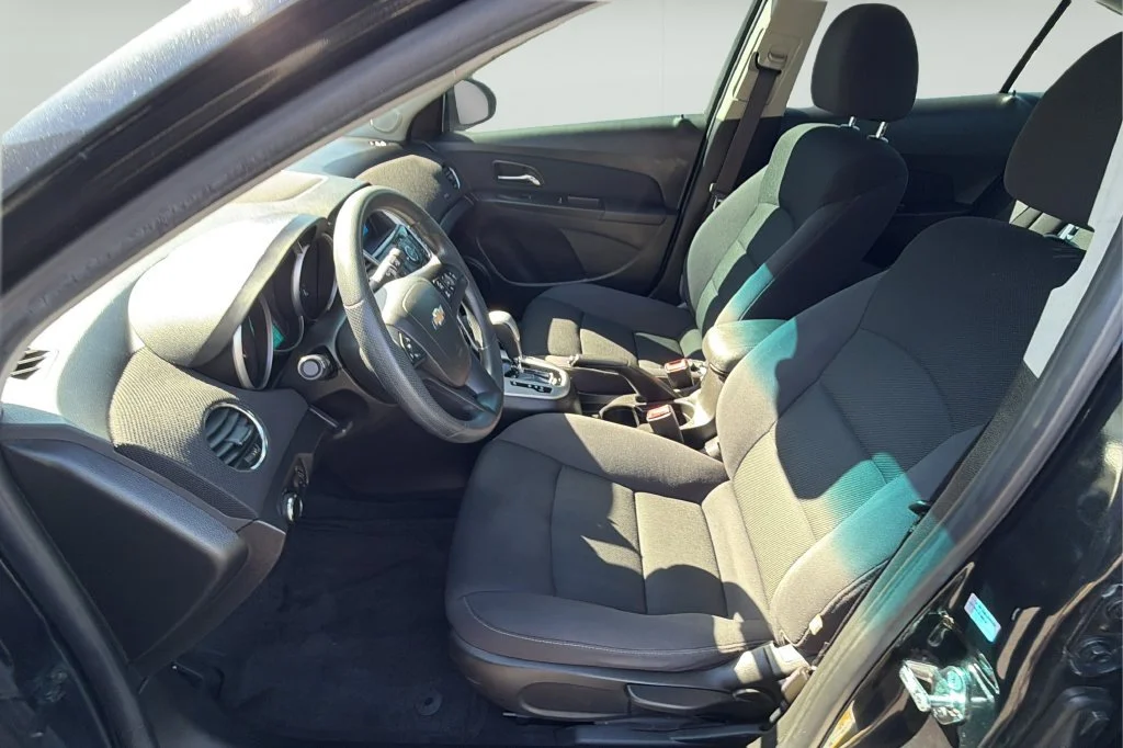 Used 2016 BLACK GRANITE METALLIC Chevrolet LT image 18