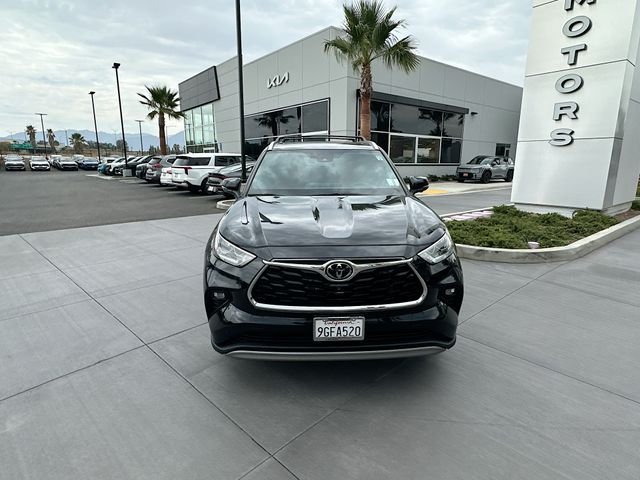 Used 2023 Black Toyota Platinum image 9
