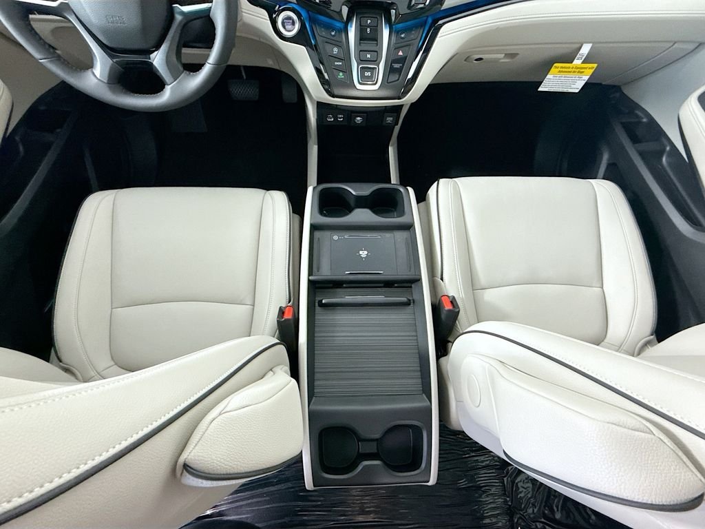 New 2026 Modern Steel Metallic Honda Touring image 16