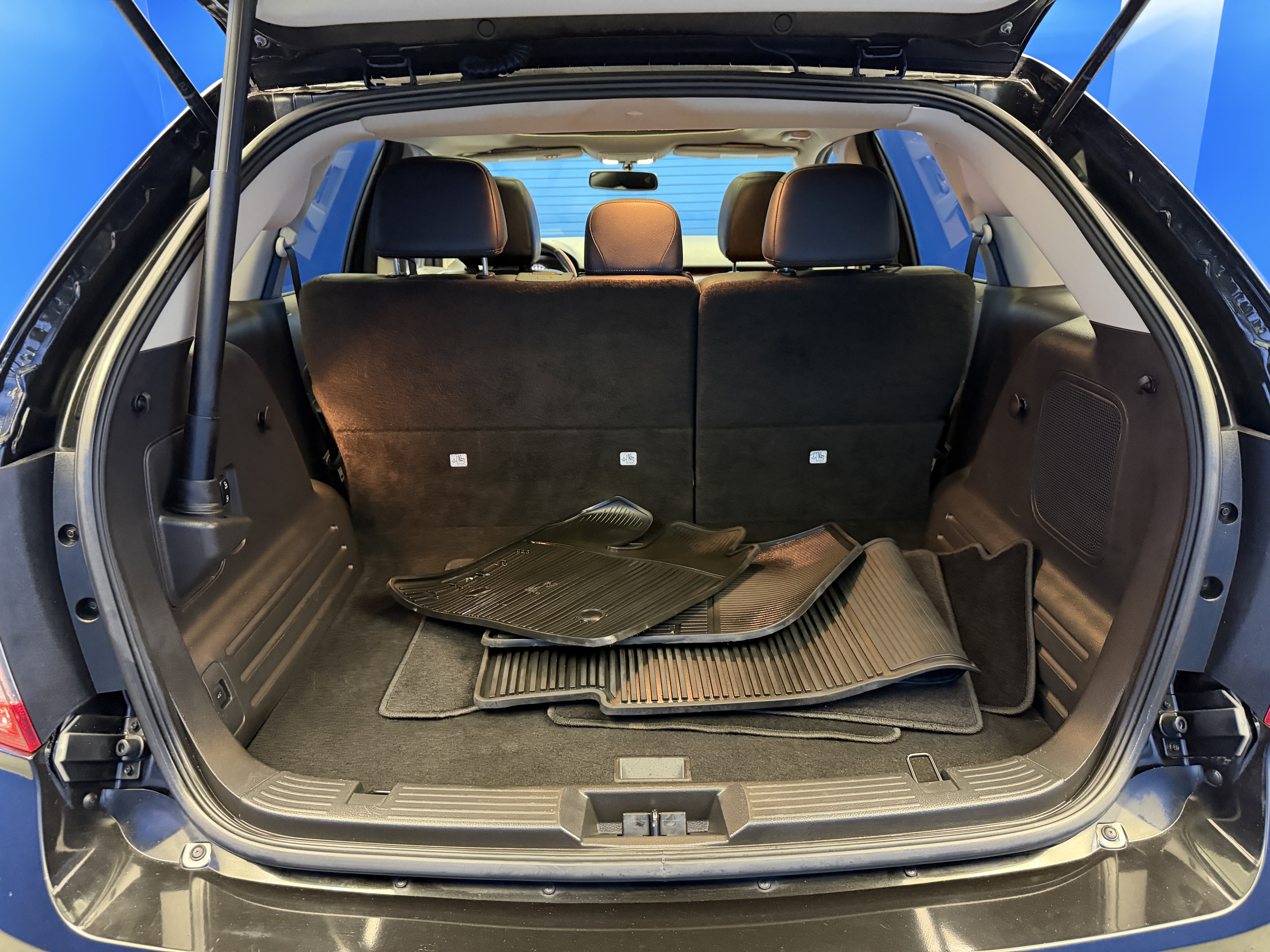 Used 2013 Tuxedo Black Metallic Ford Limited image 28