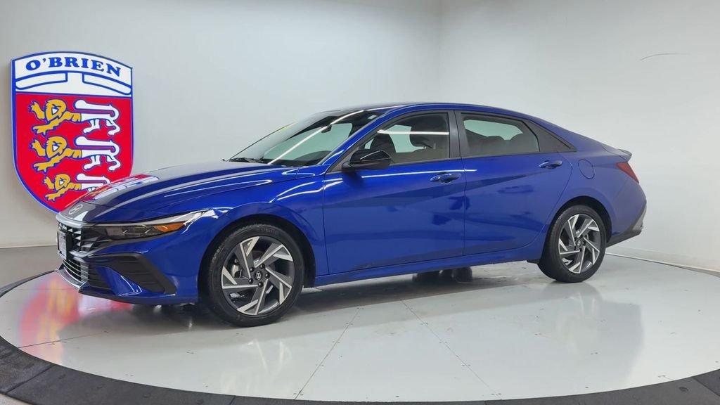 Used 2025 Intense Blue Hyundai SEL Sport image 8
