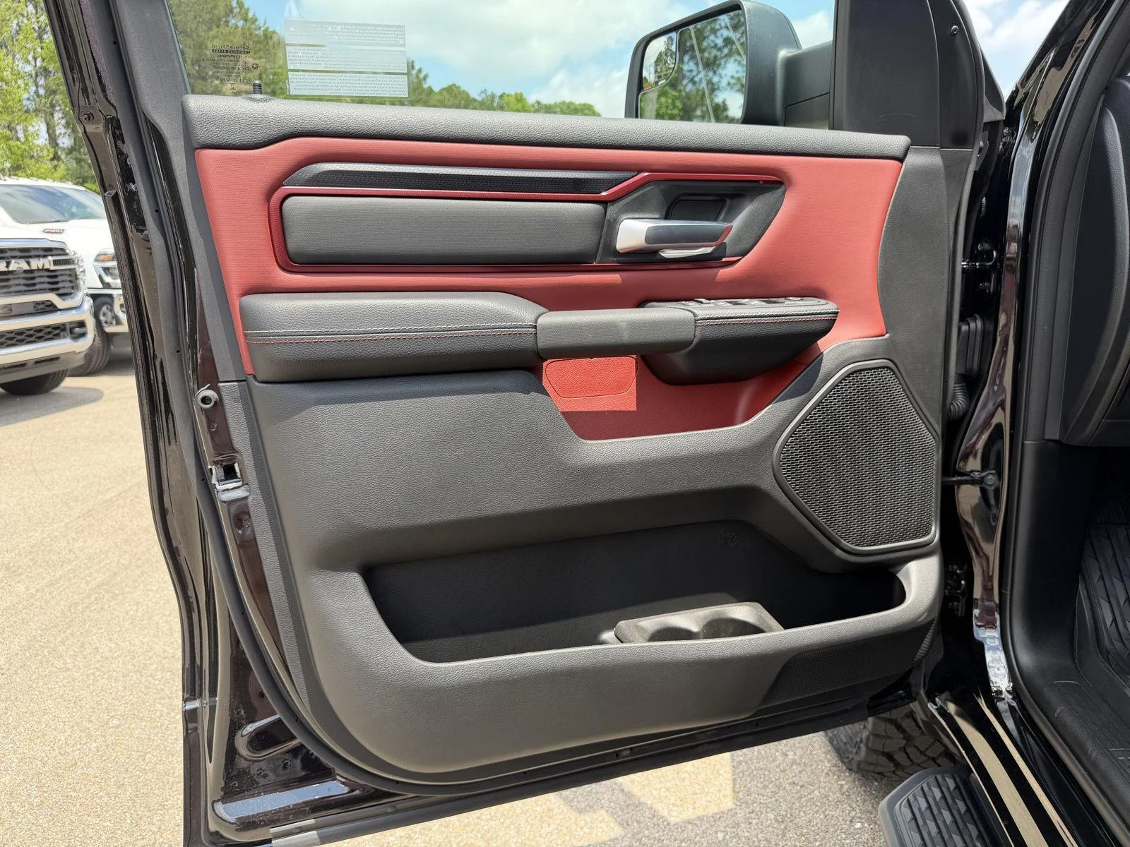 New 2026 Diamond Black Crystal Pearl-Coat Exterior Paint RAM Rebel image 17