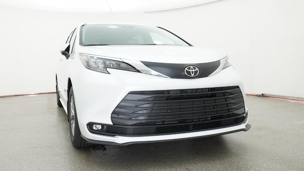 New 2026 Wind Chill Pearl Toyota XLE image 26