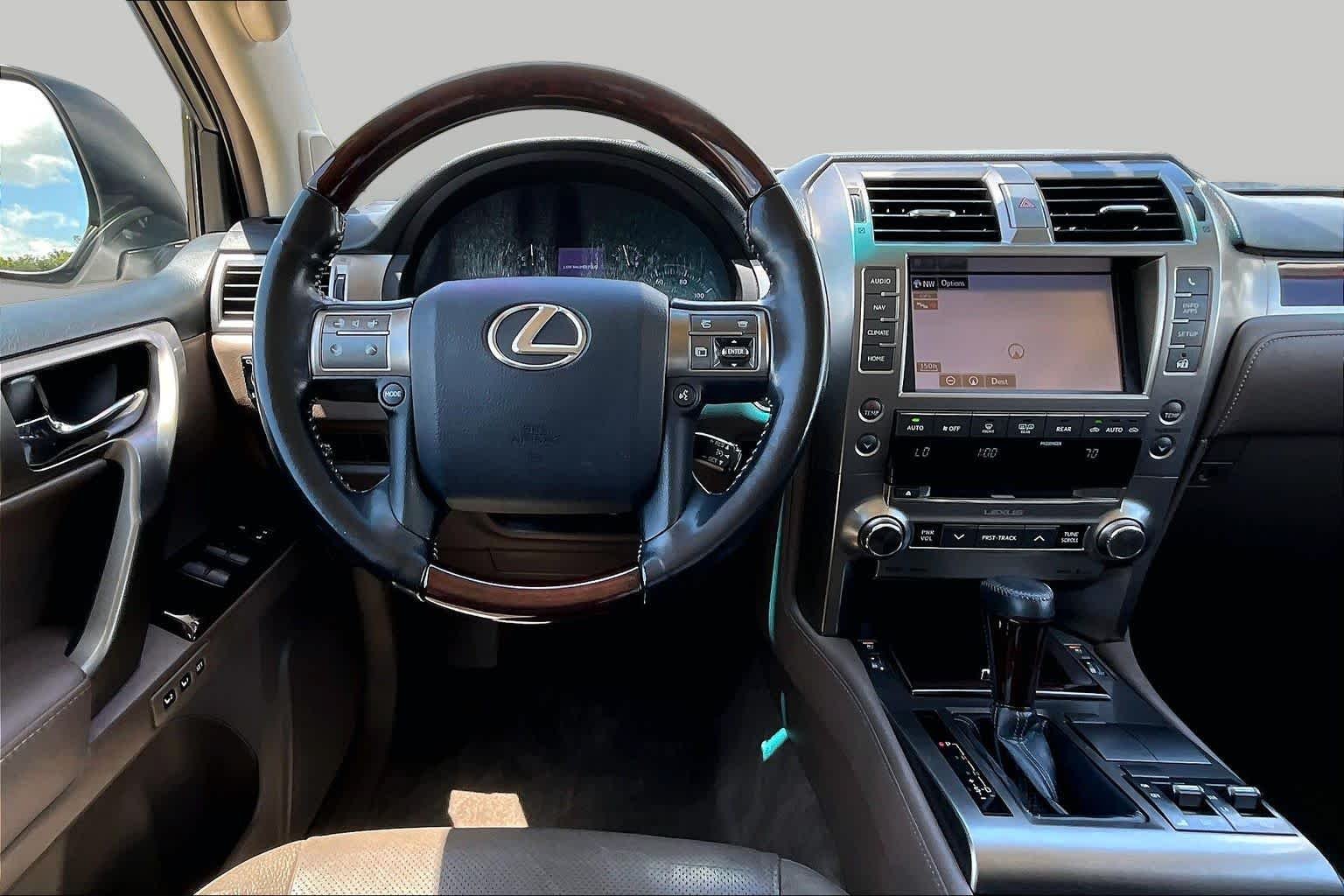 Used 2016 Starfire Pearl Lexus  image 5