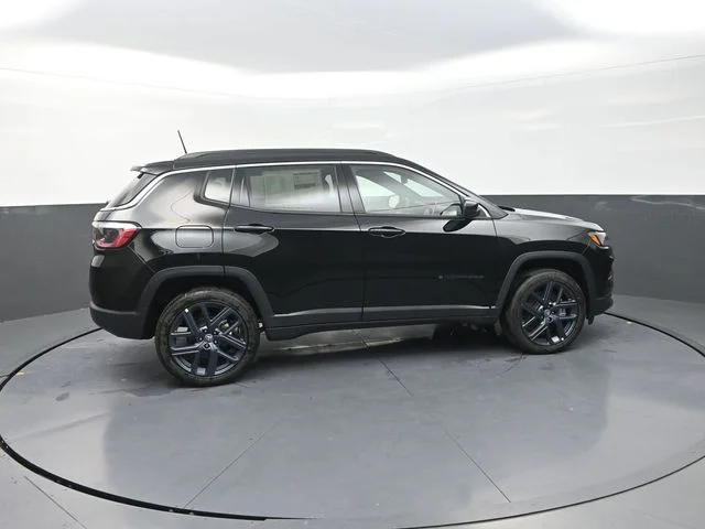 New 2026 Diamond Black Crystal Pearlcoat Jeep  image 10