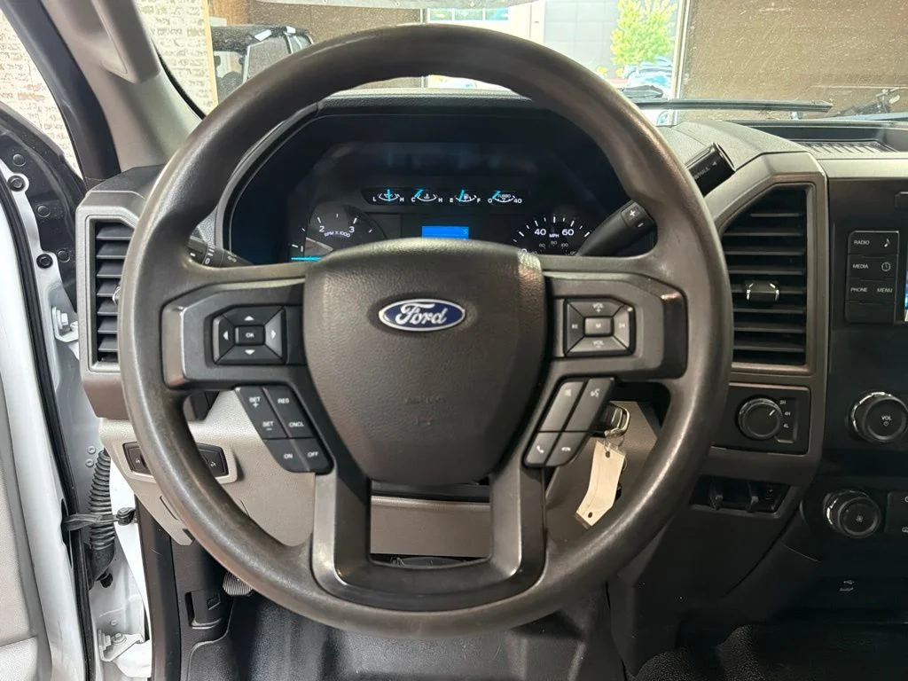 Used 2019 Oxford White Ford XL image 17