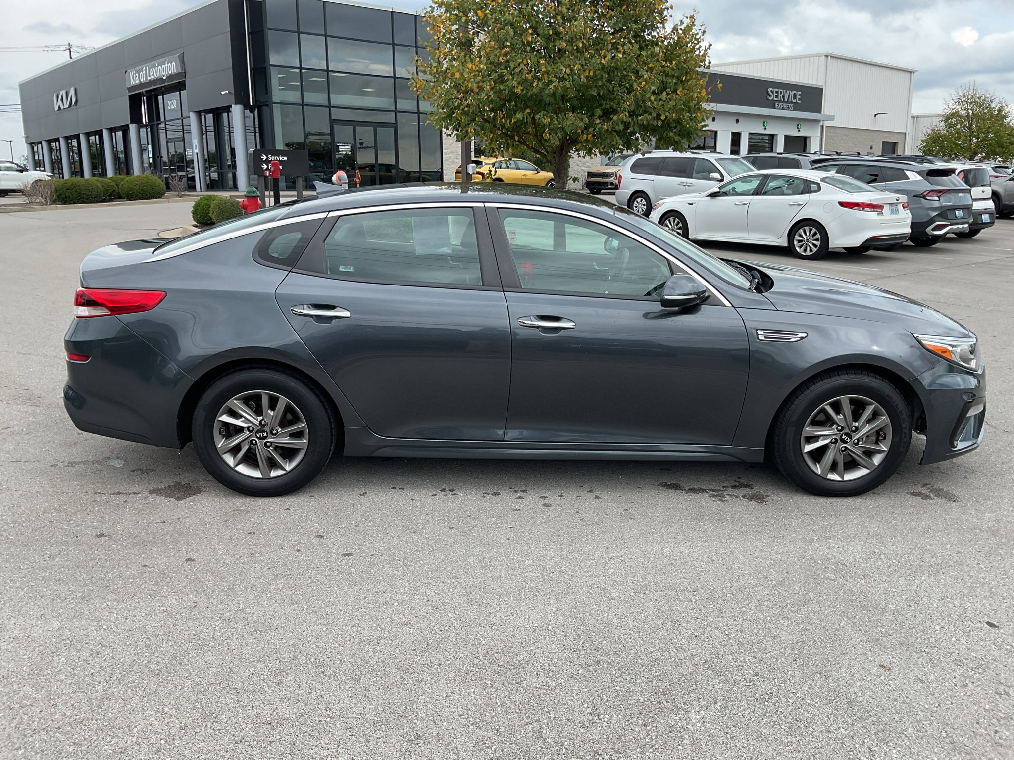 Used 2020 Gravity Grey Kia LX image 10