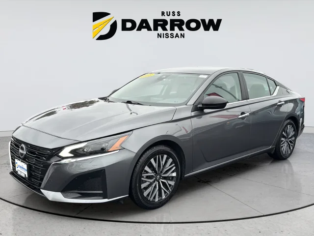 Used 2025 Gray Nissan 2.5 SV image 1