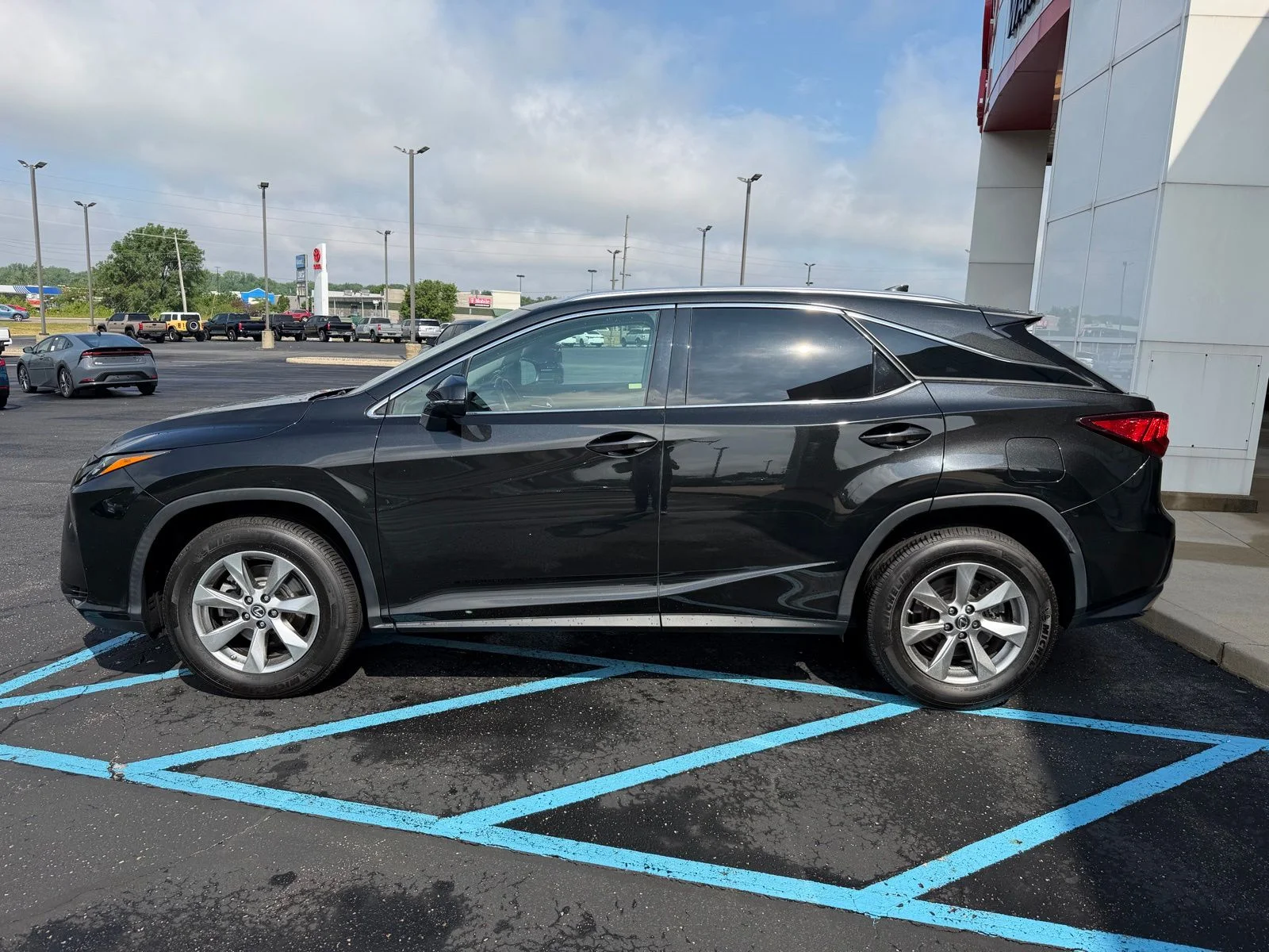 Used 2018  Lexus 350 image 4
