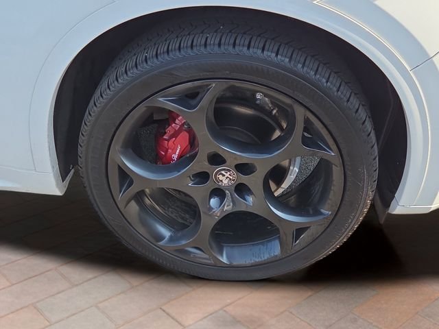 Used 2022 White Alfa Romeo Veloce image 12