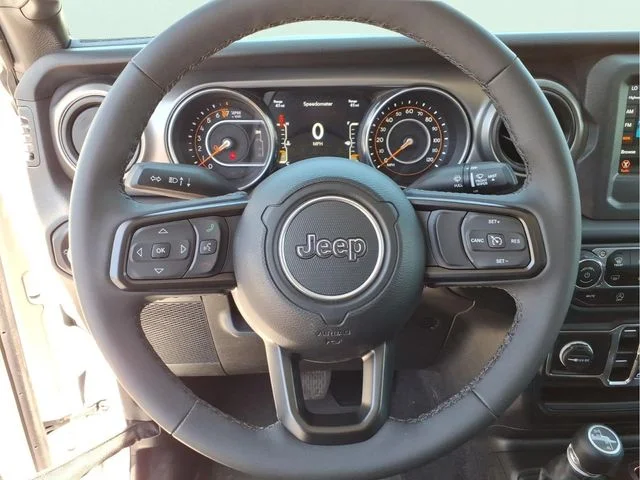 Used 2023 White Jeep Willys image 16