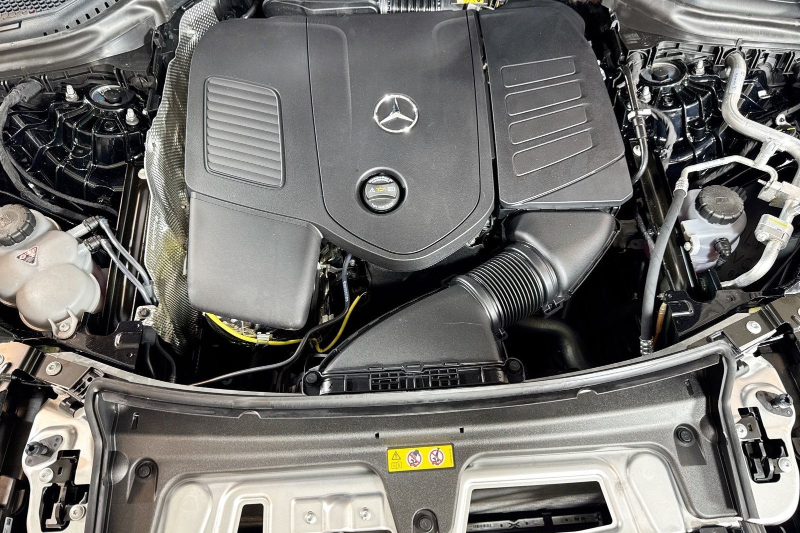 New 2026 Black Mercedes-Benz GLC 300 image 28