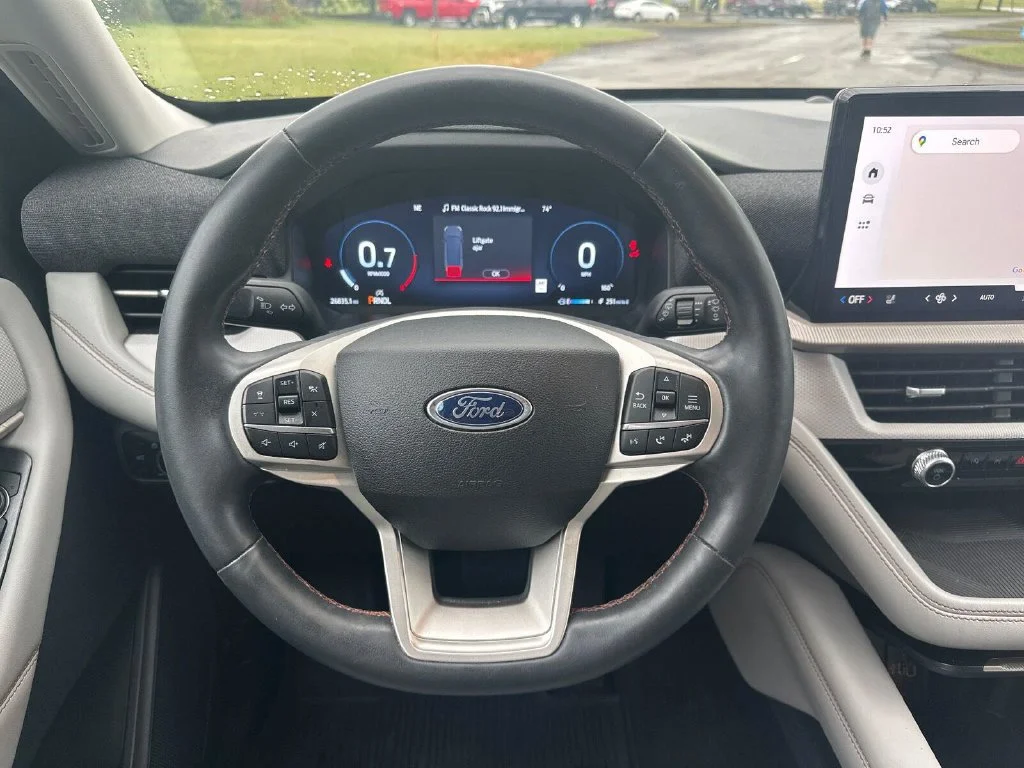 Used 2025 Gray Ford Active image 8