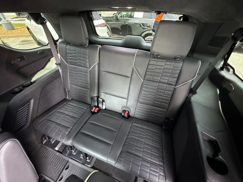 Used 2023 White Cadillac Sport Platinum image 22