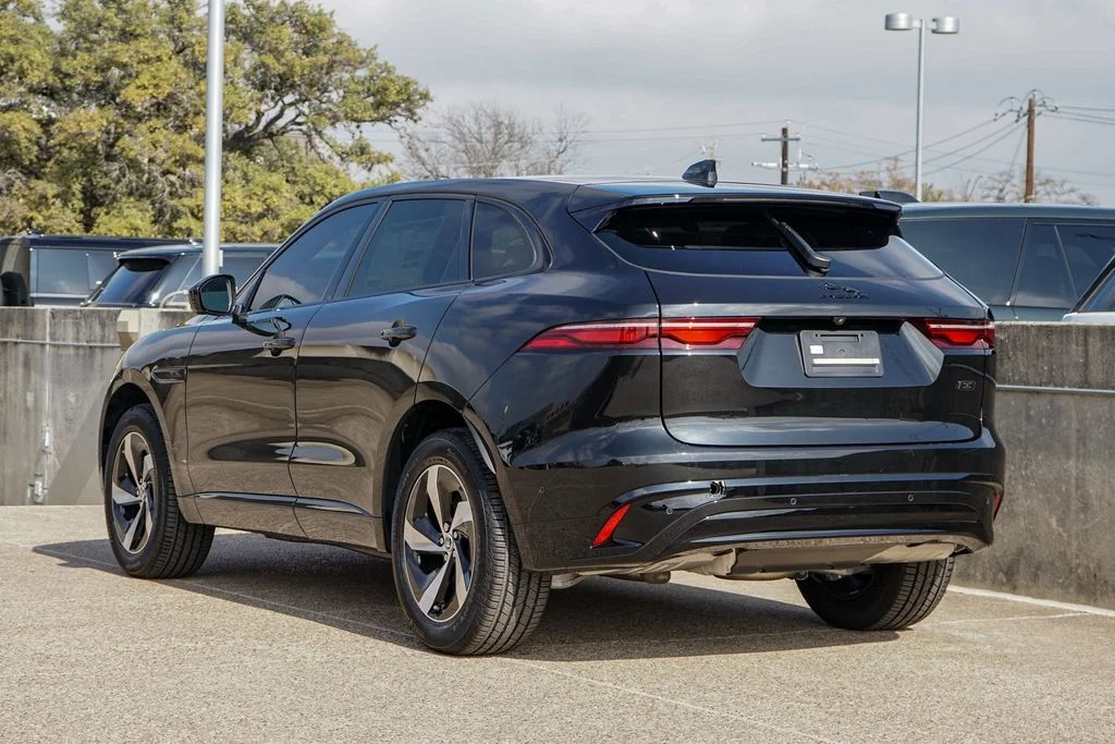 2026 Jaguar F-Pace R-Dynamic S - Photo 8