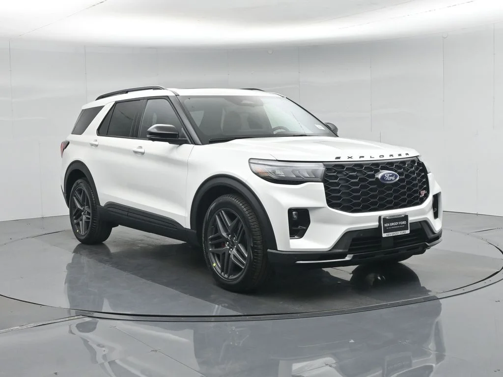New 2026 Star White Metallic Tri-Coat Ford ST image 57