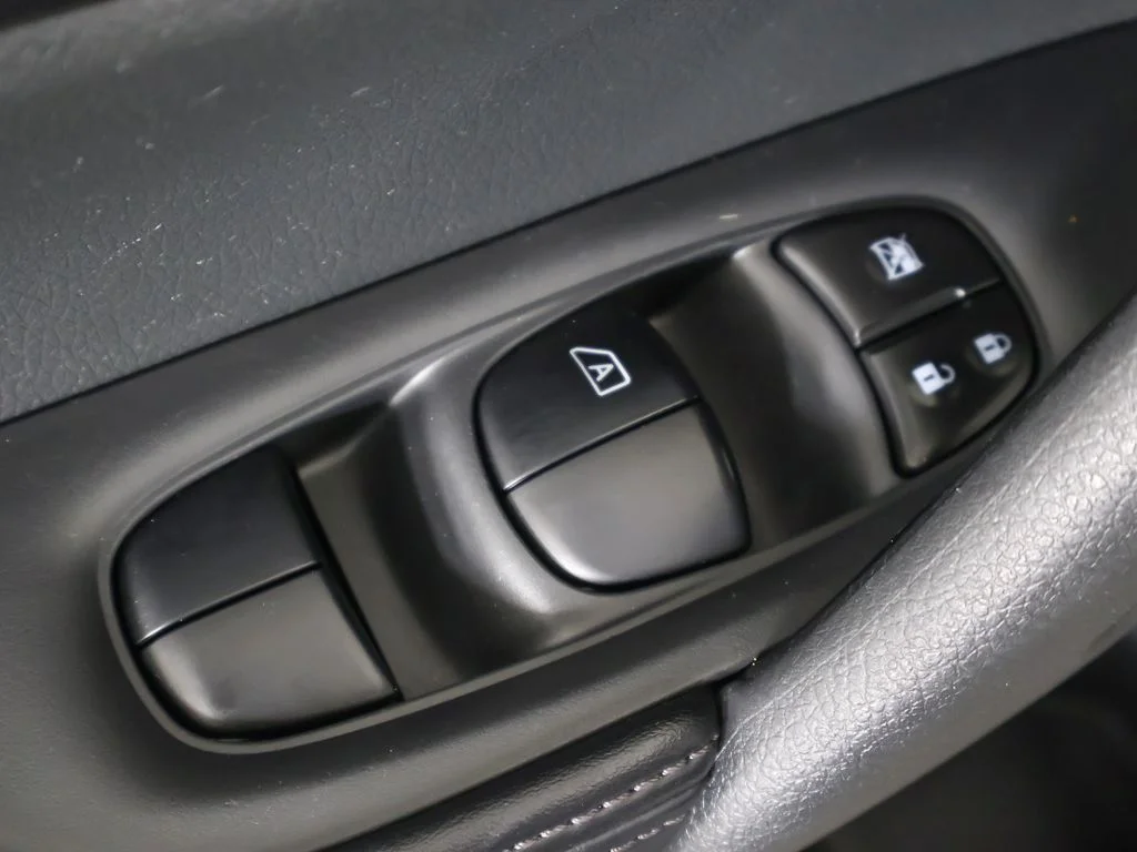 Used 2017 White Nissan SV image 33