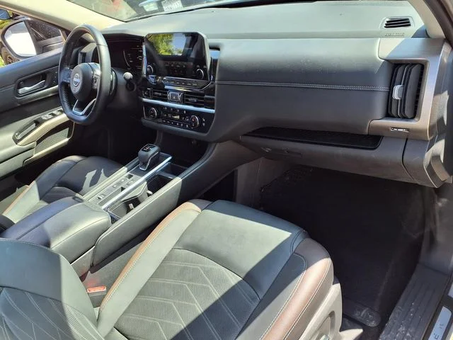 Used 2025 Gray Nissan Platinum image 31