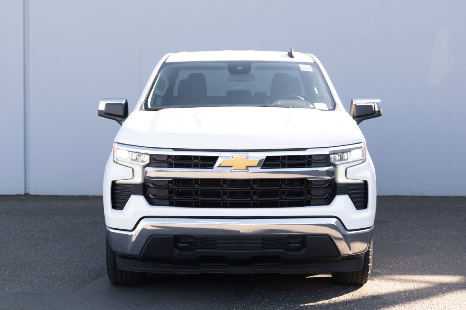 Used 2024 Summit White Chevrolet LT image 18