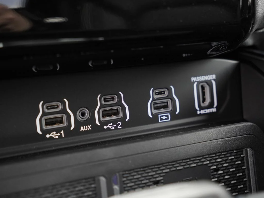 New 2026 Diamond Black Crystal Pearl-Coat Exterior Paint RAM Laramie image 20
