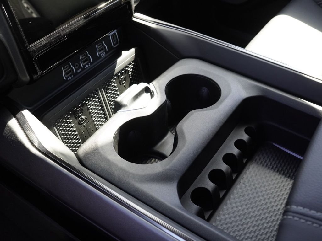 New 2026 Diamond Black Crystal Pearl-Coat Exterior Paint RAM Rebel image 17