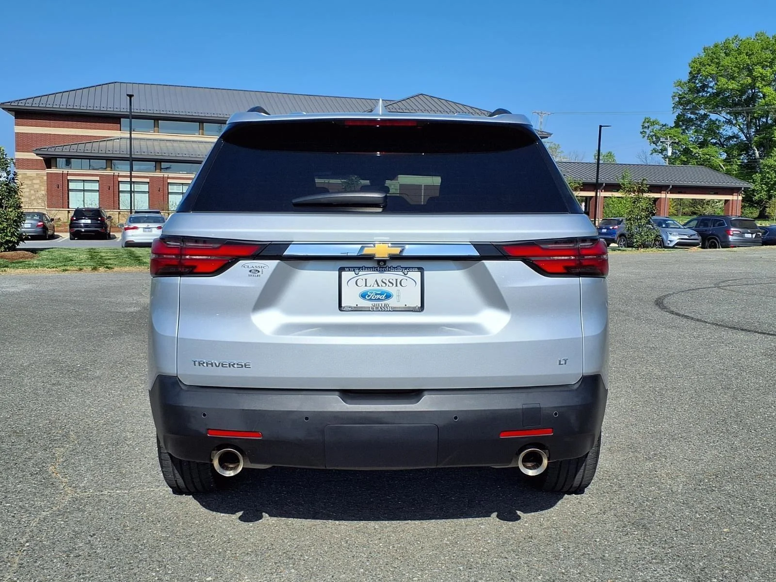Used 2022 Silver Ice Metallic Chevrolet LT Cloth image 10