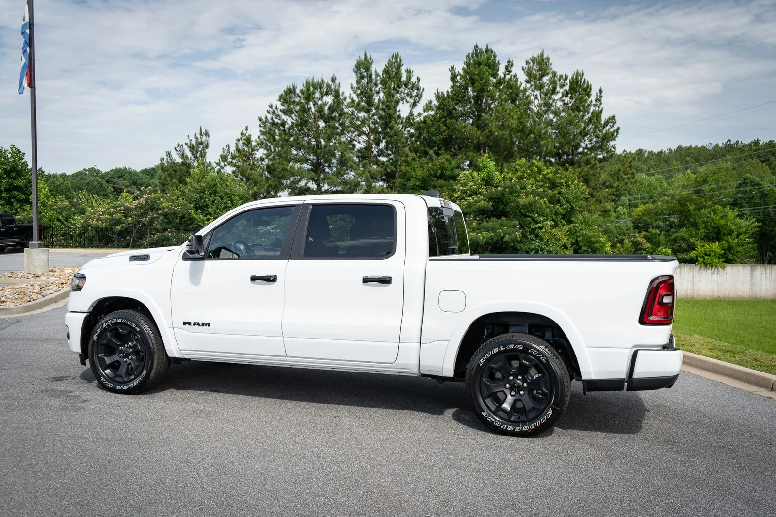 New 2026 Bright White Clear-Coat Exterior Paint RAM Big Horn/Lone Star image 7