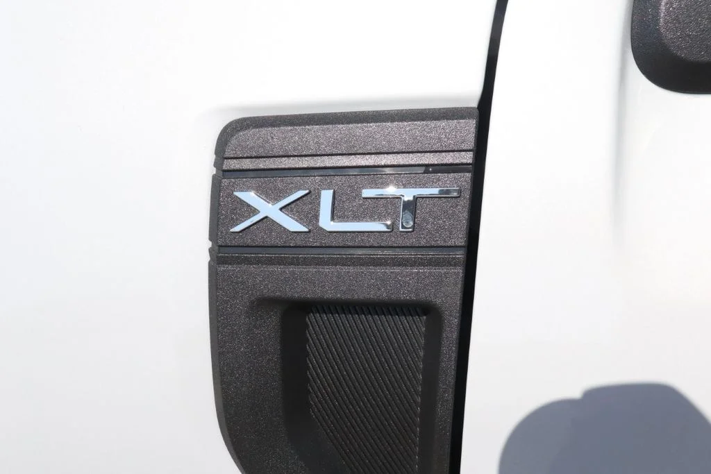 New 2026 Space White Metallic Ford XLT image 28